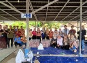 Tebar Keberkahan Idul Adha 1445H , Pegawai PLN Bagikan Daging Qurban untuk Masyarakat Dhuafa