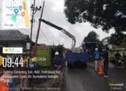 PLN Indralaya Gerak Cepat Pulihkan Listrik Akibat Truk Terguling di Tebing Grinting