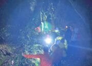 Berjibaku 10 Jam di Kabut Tebal Jalur Ekstrem Gunung Dempo, Relawan Evakuasi Korban