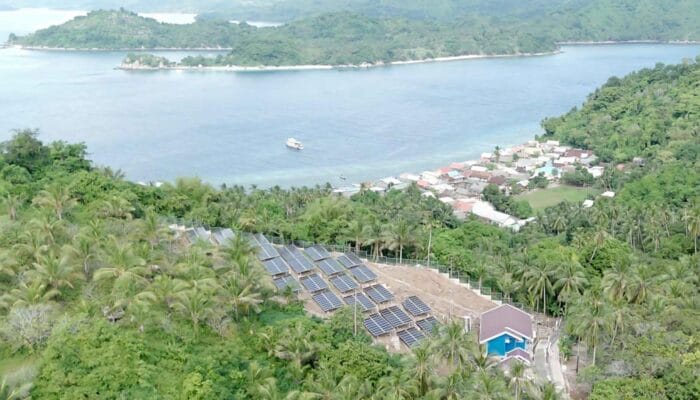 Presiden Resmikan 6 PLTS di Wilayah 3T, Kurangi Penggunaan BBM