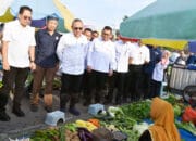 Mendag Budi Pantau Ketersediaan dan Harga Bapok di Pasar Pabean Sidoarjo