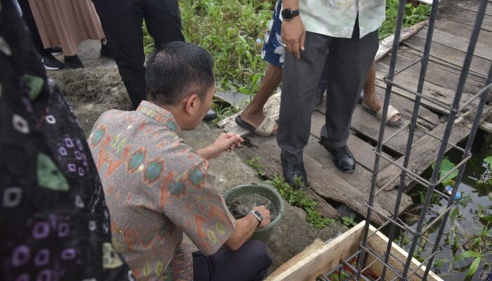 Tunaikan Janji, Ratu Dewa Bangun Rumah Warga dengan Dana Pribadi