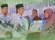 Kukuhkan Kepengurusan PGRI Kota Palembang, Ratu Dewa: Berikan yang Terbaik Bagi Dunia Pendidikan