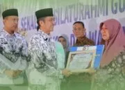 Kukuhkan Kepengurusan PGRI Kota Palembang, Ratu Dewa: Berikan yang Terbaik Bagi Dunia Pendidikan