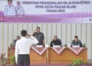 Tekankan Disiplin dan Kinerja Wako Tutup Orientasi Pengenalan Nilai dan Etika PPPK 