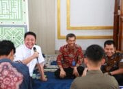 Usai Shalat Jumat Berjamaah di Kantor, Gubernur Herman Deru Dengarkan Curhat Para Pegawai