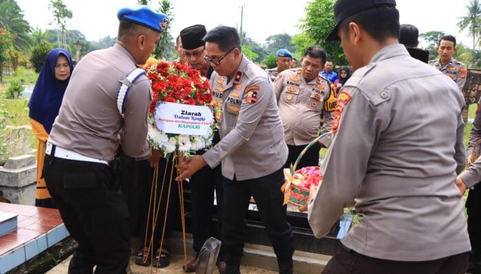 Brigjen M Rudy Syafirudin Kunjungi ke Kediaman Alm AKP Lusianto dan Aiptu Petrus 