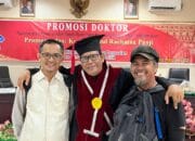 Tersungkur Tapi Tak Tersesat, Jalan Sunyi Kemas Ari Panji Raih Gelar Doktor
