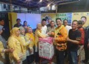 Plt Ketua Kosgoro 1957 Palembang, M. Sholatudin Beserta Pengurus Serahkan Bantuan Sound System Kepada Warga