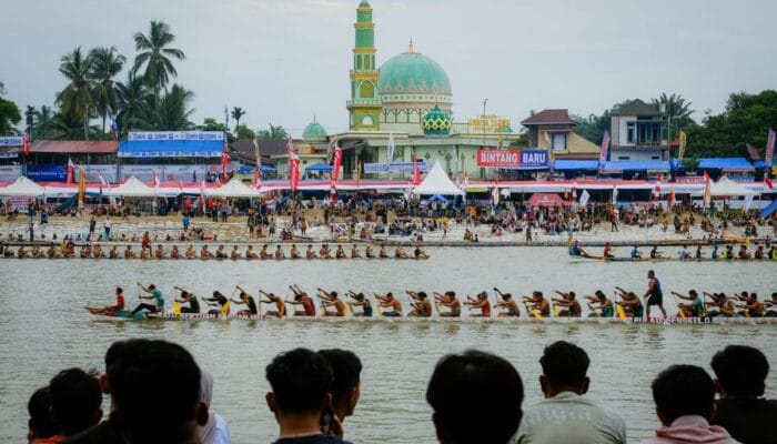 Pacu Jalur 2025 Catat Rekor, 2 Juta Wisatawan Padati Riau