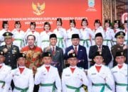 Wali Kota Palembang Kukuhkan Pasukan Pengibar Duplikat Bendera Merah Putih
