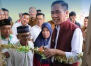 Bedah Rumah, Yunus Sumringah saat Menerima Kunci dari Ratu Dewa