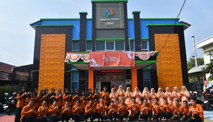 BPS KABUPATEN LAHAT MENGGELAR APEL PERINGATAN HARI STATISTIK NASIONAL