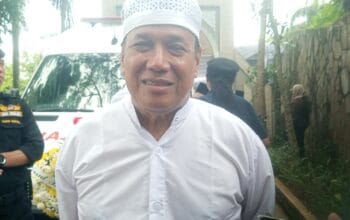 Sumsel Berduka : Ribuan Pelayat Lepas Kepergian Alex Noerdin, Prof Anis Saggaf Kenang Jasa di Sektor Pedidikan dan Kesehatan
