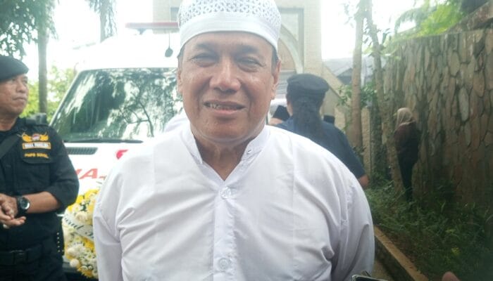 ​Sumsel Berduka : Ribuan Pelayat Lepas Kepergian Alex Noerdin, Prof Anis Saggaf Kenang Jasa di Sektor Pedidikan dan Kesehatan