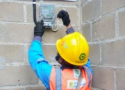 PLN UID S2JB Kembali Nyalakan 136 Sambungan Listrik Gratis Melalui Program Light Up The Dream