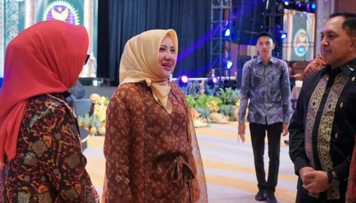 Bupati Hj. Ratna Machmud Hadiri Acara Lepas Sambut Komandan Korem 044/Garuda Dempo