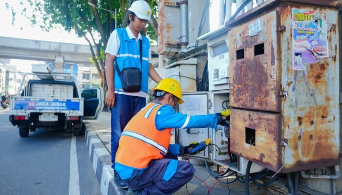 PLN Jamin Listrik Andal di Masjid Utama Palembang Jelang Salat Idul Fitri