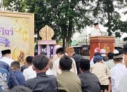 Wako dan Ribuan Masyarakat Sholat Ied di Lapangan Merdeka Kota Pagar Alam