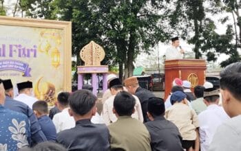 Wako dan Ribuan Masyarakat Sholat Ied di Lapangan Merdeka Kota Pagar Alam