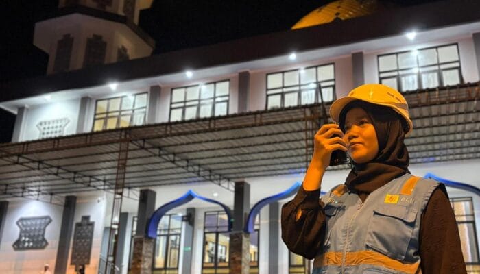 Petugas PLN Siaga Saat Lebaran, Listrik Tetap Andal di Hari Kemenangan