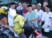 Wali Kota Ratu Dewa Bagikan Takjil Bersama Lazisnu PWNU Sumsel