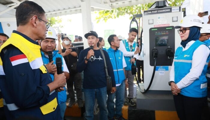 Puncak Arus Mudik, Kementerian ESDM dan PLN Pastikan SPKLU Siap Layani Pemudik EV