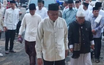 Cak Arlan Rayakan Idulfitri Bersama Warga, Salat Ied hingga Open House Penuh Kehangatan