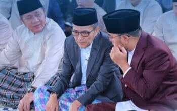 Ratu Dewa Salat Idulfitri 1447 H Bersama Wakil Wali Kota di Masjid Agung Sultan Mahmud Badaruddin Jayo Wikramo