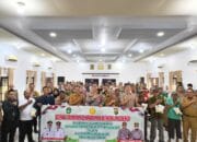 Kapolres Prabumulih Serahkan Bantuan Jagung Maxxi 2 untuk Petani Lokal