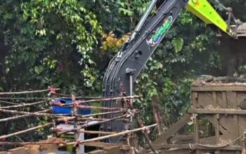 Aktivitas Tambang Ilegal Picu Banjir Bandang di Sarolangun, Puluhan Alat Berat Terseret Arus