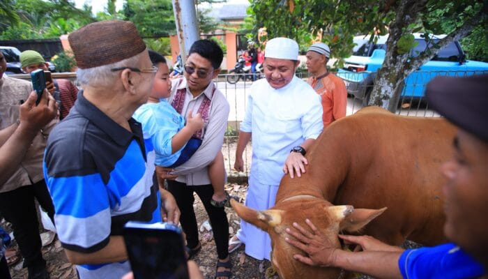 Gubernur Herman Deru Serahkan Hewan Kurban, Ziarah Keluarga hingga Kunjungi Wisata Religi Al Quran Raksasa di Hari Raya Idul Adha