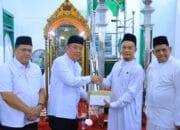 Wagub Sumsel Cik Ujang Safari Jumat di Masjid Al-Ikhlas, Salurkan Bantuan dan Siapkan Hewan Kurban