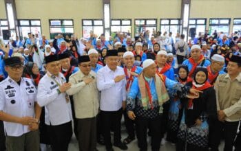 Wagub Cik Ujang Sambut Jamaah Haji Kloter II Asal Lahat, Apresiasi Sinergi Pelayanan Haji