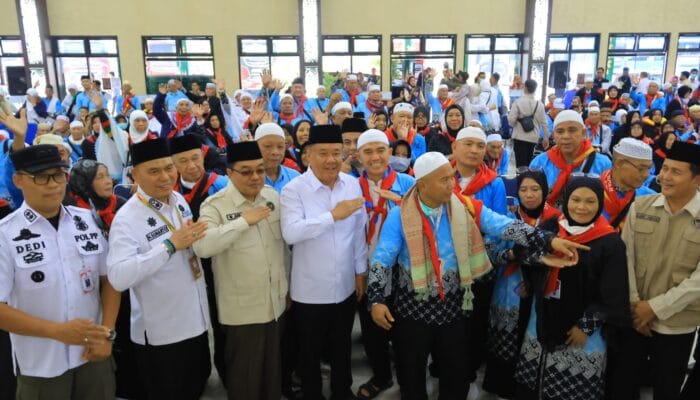 Wagub Cik Ujang Sambut Jamaah Haji Kloter II Asal Lahat, Apresiasi Sinergi Pelayanan Haji