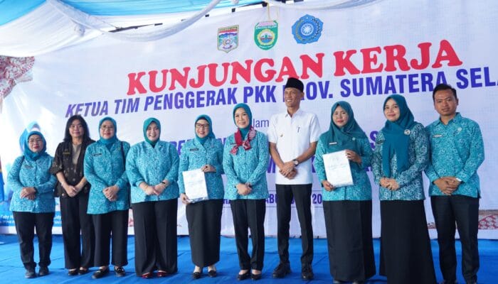 Feby Herman Deru Monitoring 10 Program Pokok PKK di Muratara, Resmikan Galeri UMKM dan Tinjau Stand UP2K