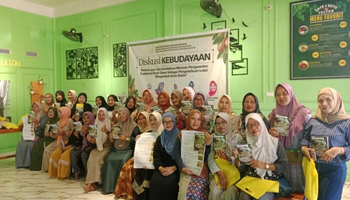 Buah Sawo Masuk pada Diskusi Kebudayaan di Desa Peninjauan