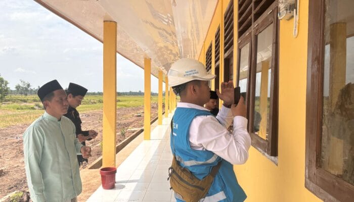 Tak Hanya Listrik, PLN Hadirkan Sekolah Baru untuk 105 Pelajar di Air Saleh