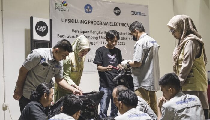 Program EV Support PLN UID S2JB Tekan Emisi Karbon