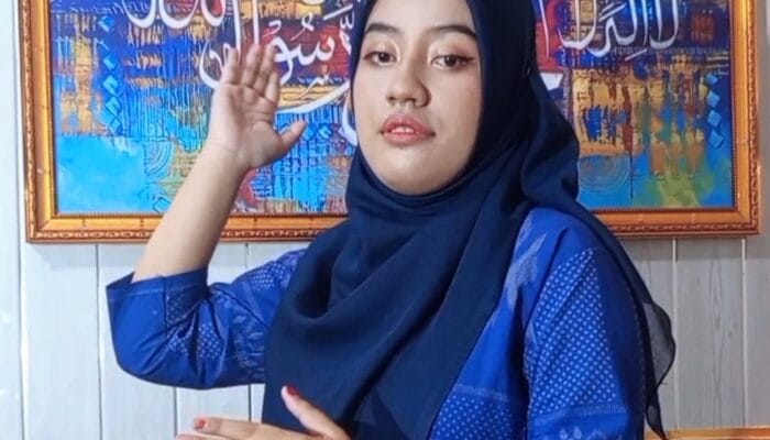 Dompu Awang dan Cermin Kehidupan Bening