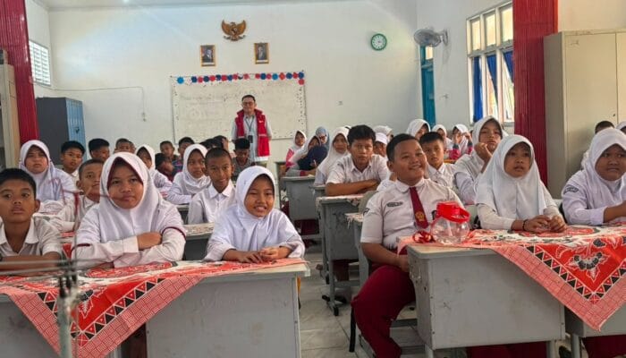 PLN Ingatkan Bahaya Layang-layang di Dekat Jaringan Listrik