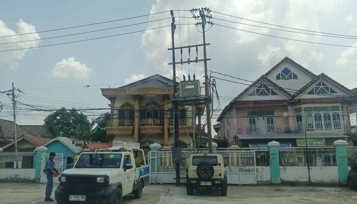 PLN Tuntaskan Gangguan Listrik di Seberang Ulu I