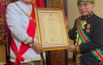 Gus Yahya Terima Gelar Pangeran Natogamo dari Kesultanan Palembang Darussalam