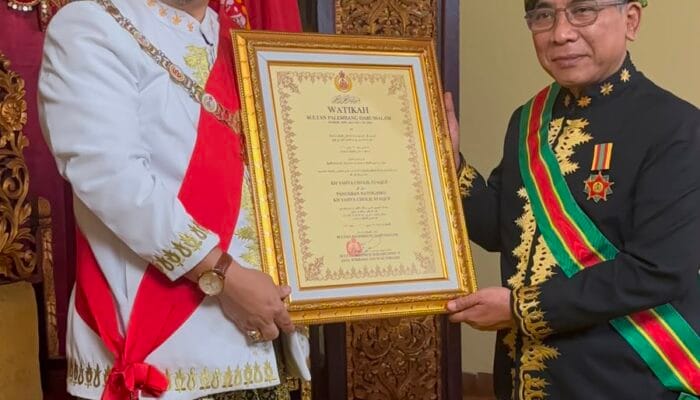 Gus Yahya Terima Gelar Pangeran Natogamo dari Kesultanan Palembang Darussalam
