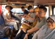 Ratu Dewa Naik Angkot ke Kantor, Ajak ASN Beralih ke Transportasi Umum