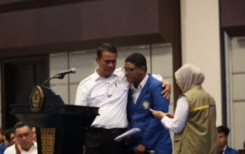 Tak Disangka, Curhatan Mahasiswa Alor Bikin Mentan Amran Langsung Telepon Bulog