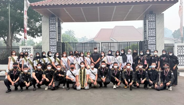 Bujang Kesehatan Palembang Bersama Mitra Bagikan 12.000 Masker untuk Warga